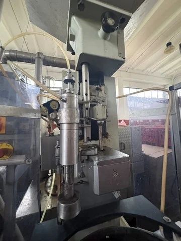 Used Bertolaso single-head corker