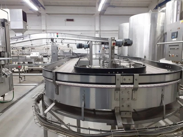 Linea di imbottigliamento PET 12.000 bph Usata