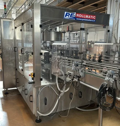 Linea di imbottigliamento Sipa PET 12.000 bph Usata