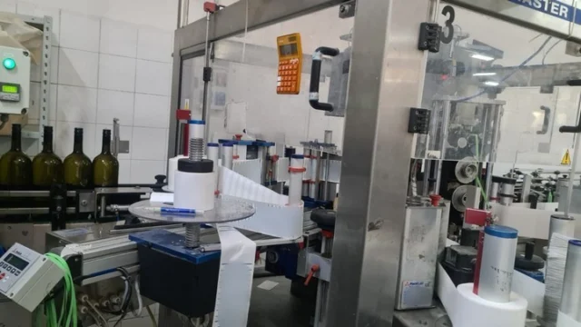 Etichettatrice P.E. master m/e 3.500 bph Usata