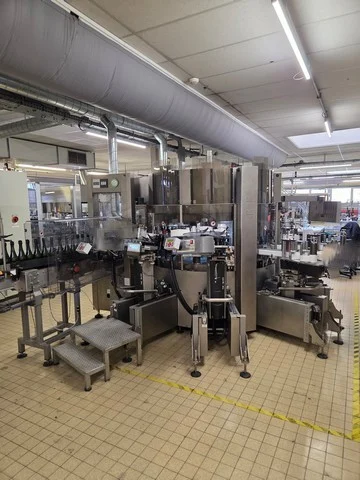 Etichettatrice usata Sacmi 12T 6S adesiva
